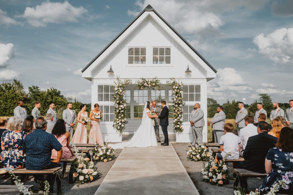 Summer Wedding at Davis and Grey Farms in Celeste TX by Dallas Wedding Photographer Kyrsten Ashlay Photography