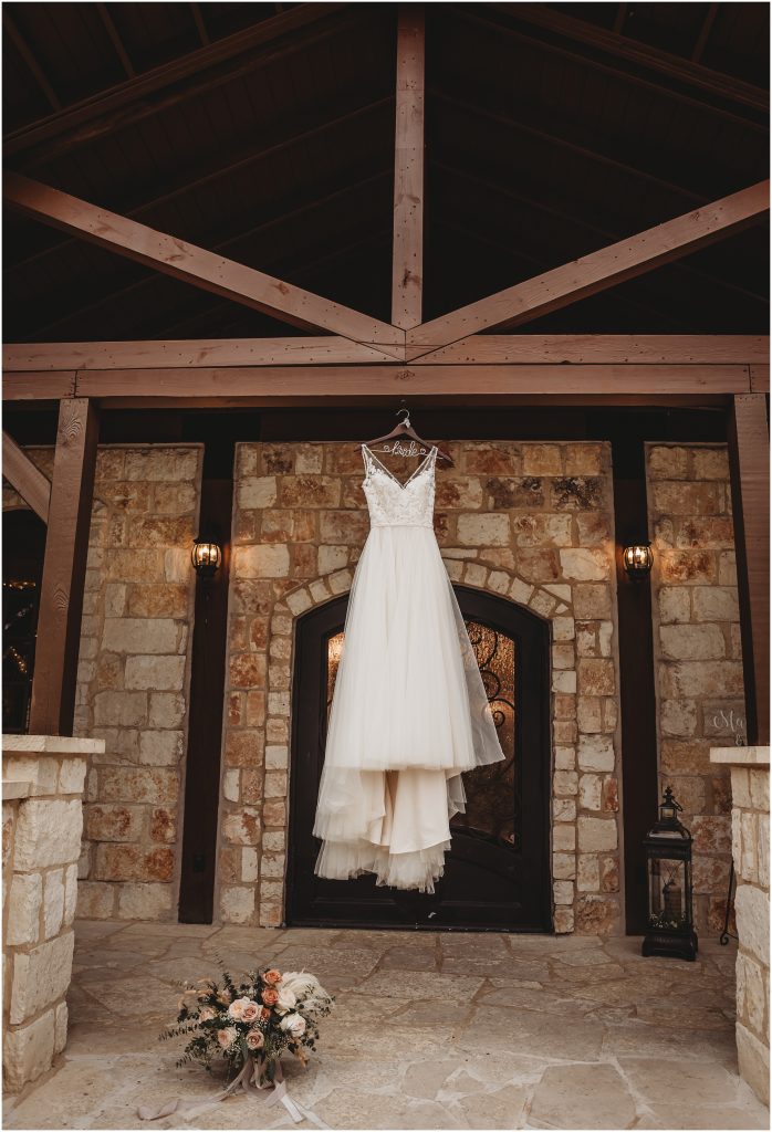 The Springs Poetry Hall Wedding, Rockwall, TX by Kyrsten Ashlay Photography
