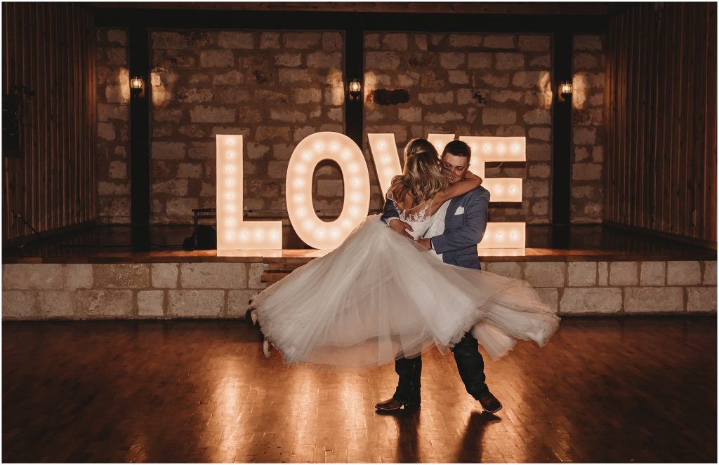 The Springs Poetry Hall Wedding, Rockwall, TX by Kyrsten Ashlay Photography