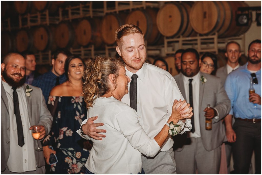 must have wedding photos with mom - Dallas Wedding Photographer