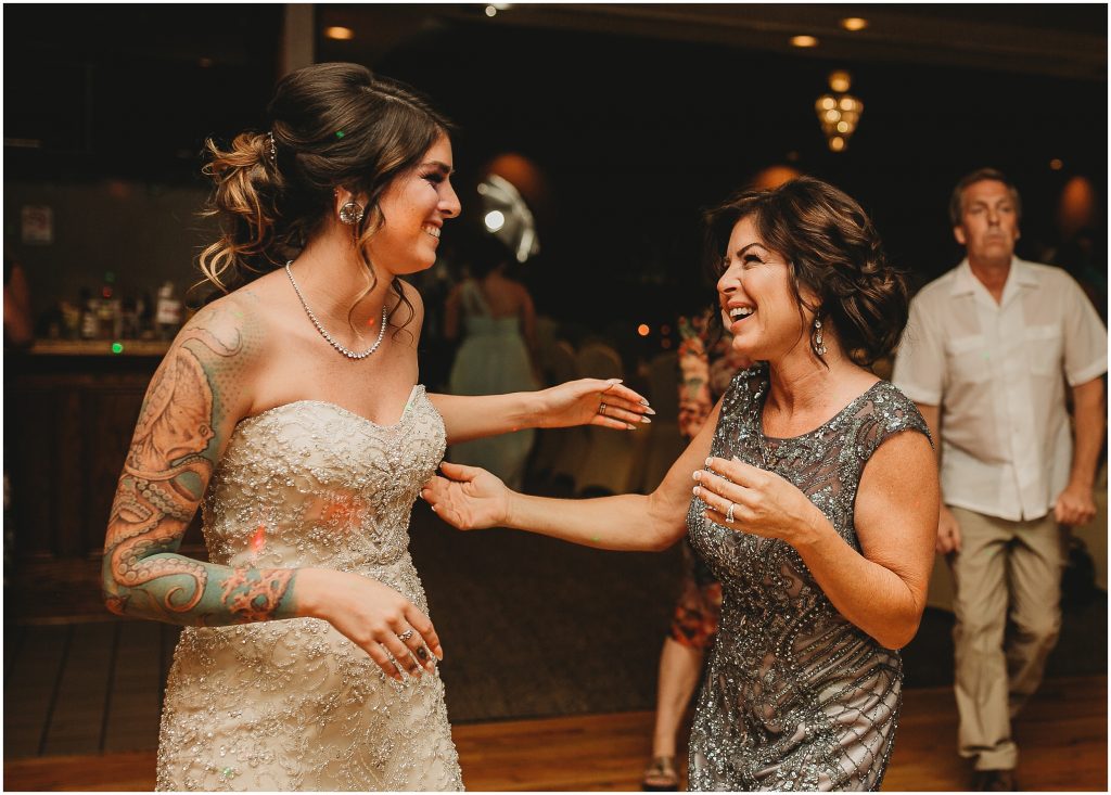 must have wedding photos with mom - Dallas Wedding Photographer