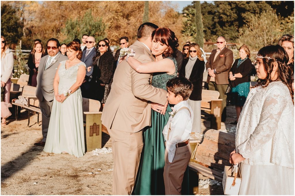 must have wedding photos with mom - Dallas Wedding Photographer