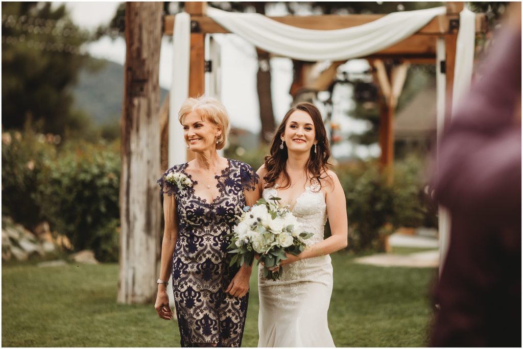 must have wedding photos with mom - Dallas Wedding Photographer
