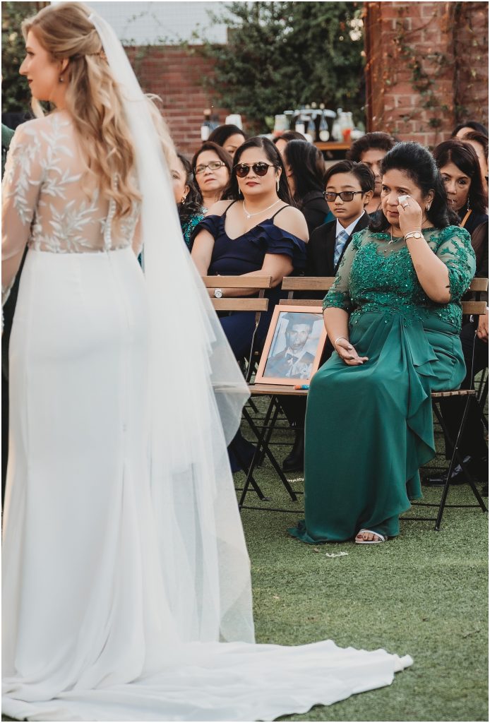 must have wedding photos with mom - Dallas Wedding Photographer