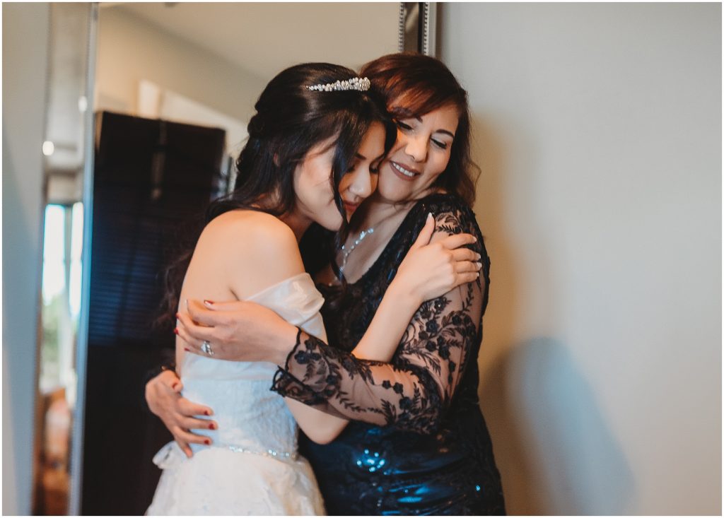 must have wedding photos with mom - Dallas Wedding Photographer