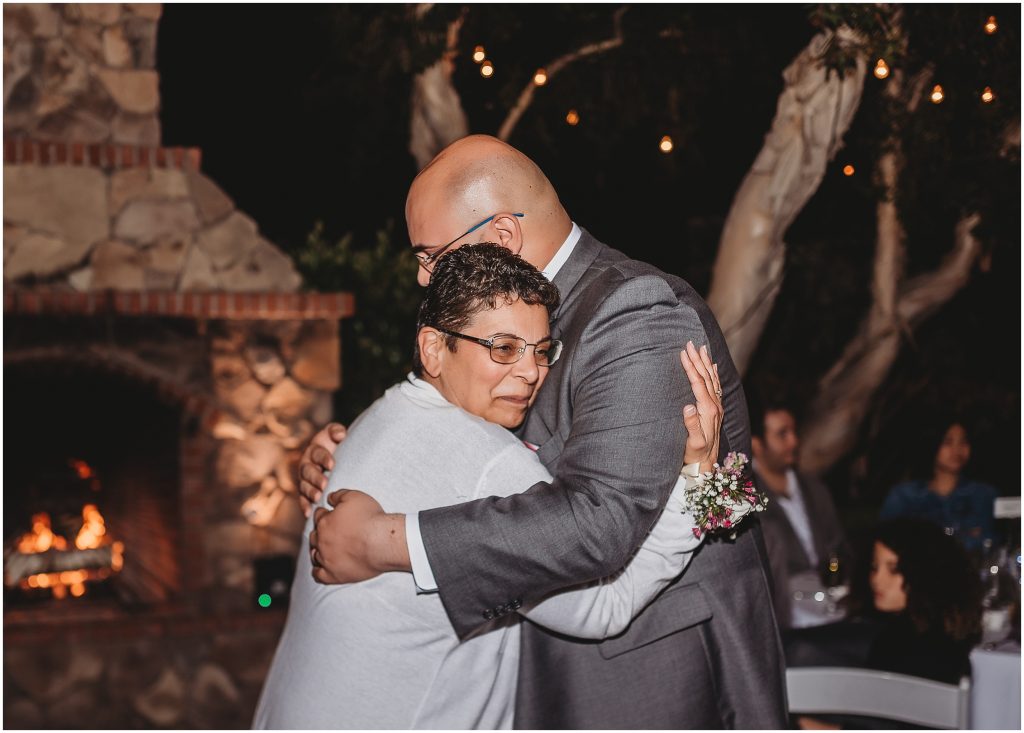 must have wedding photos with mom - Dallas Wedding Photographer