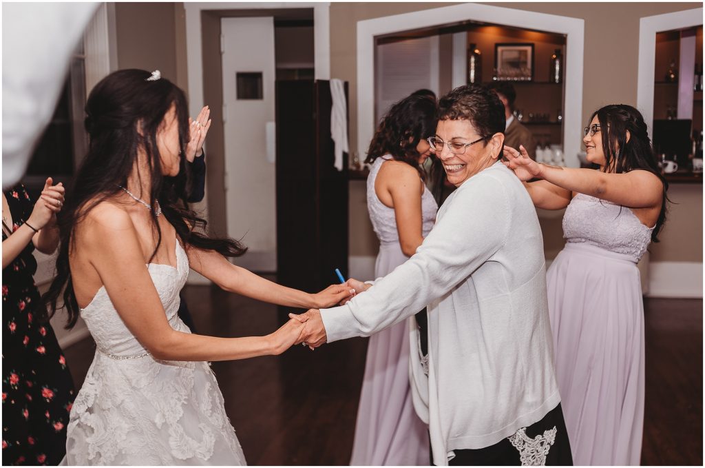 must have wedding photos with mom - Dallas Wedding Photographer