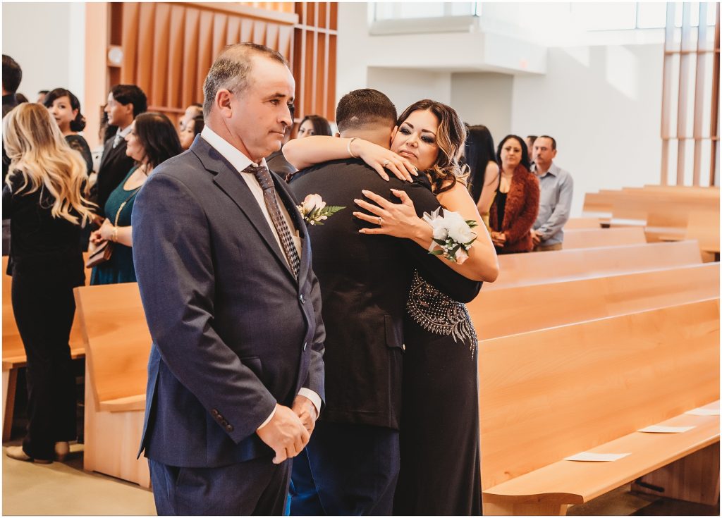 must have wedding photos with mom - Dallas Wedding Photographer