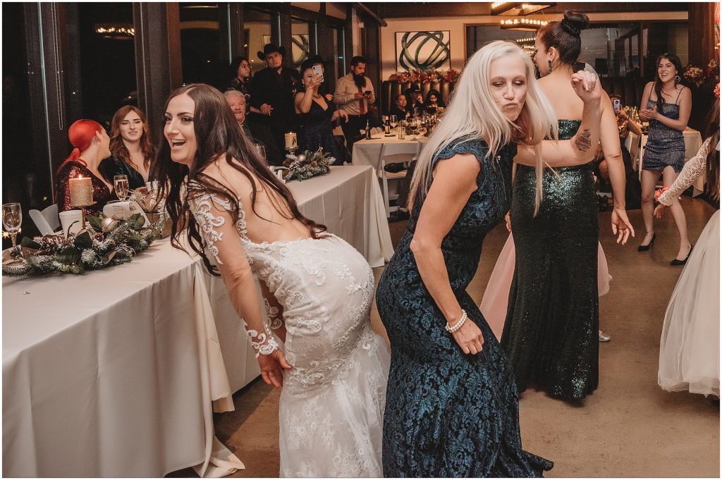 must have wedding photos with mom - Dallas Wedding Photographer