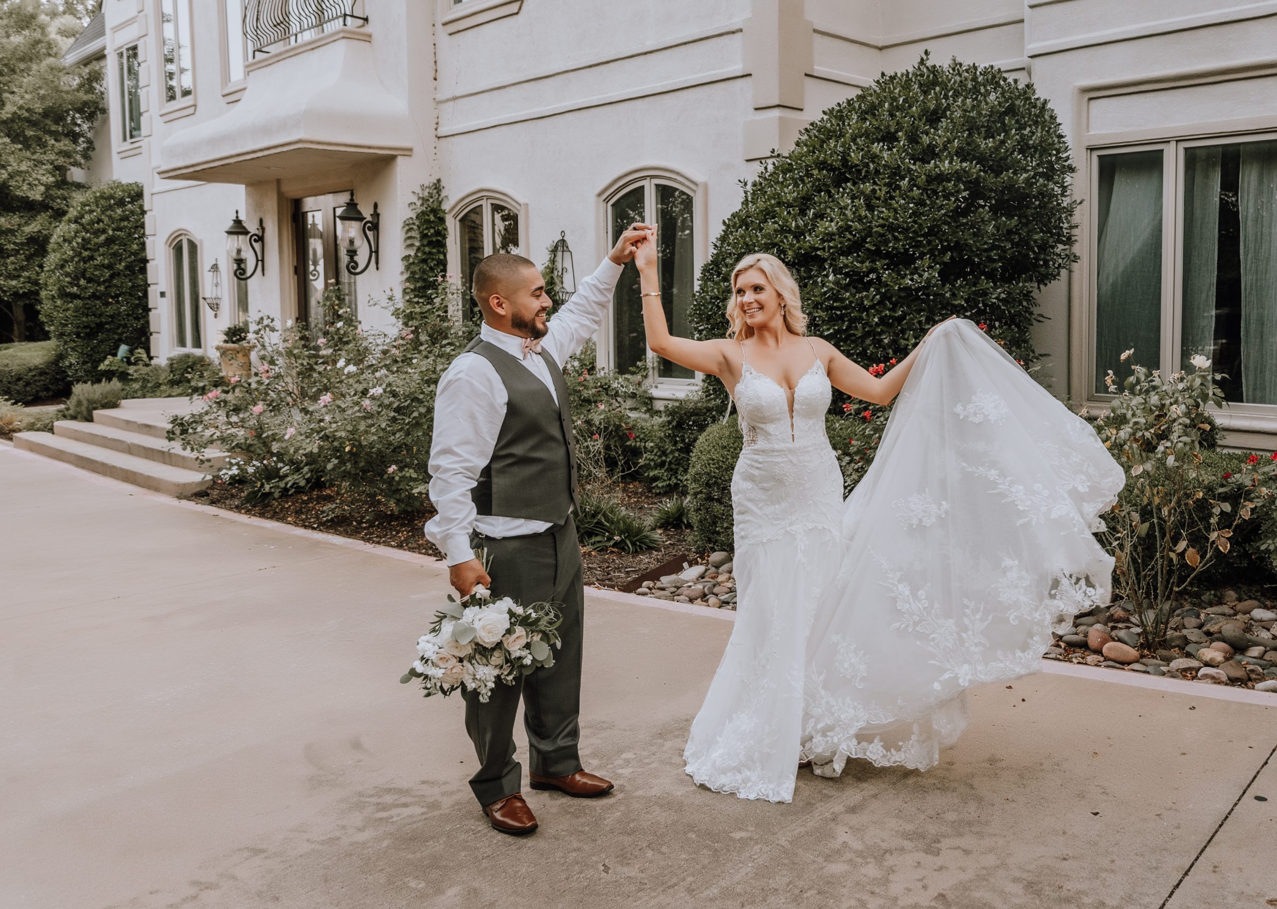 Wildwood Inn Wedding in Denton, TX a Walters Wedding Estates Venue