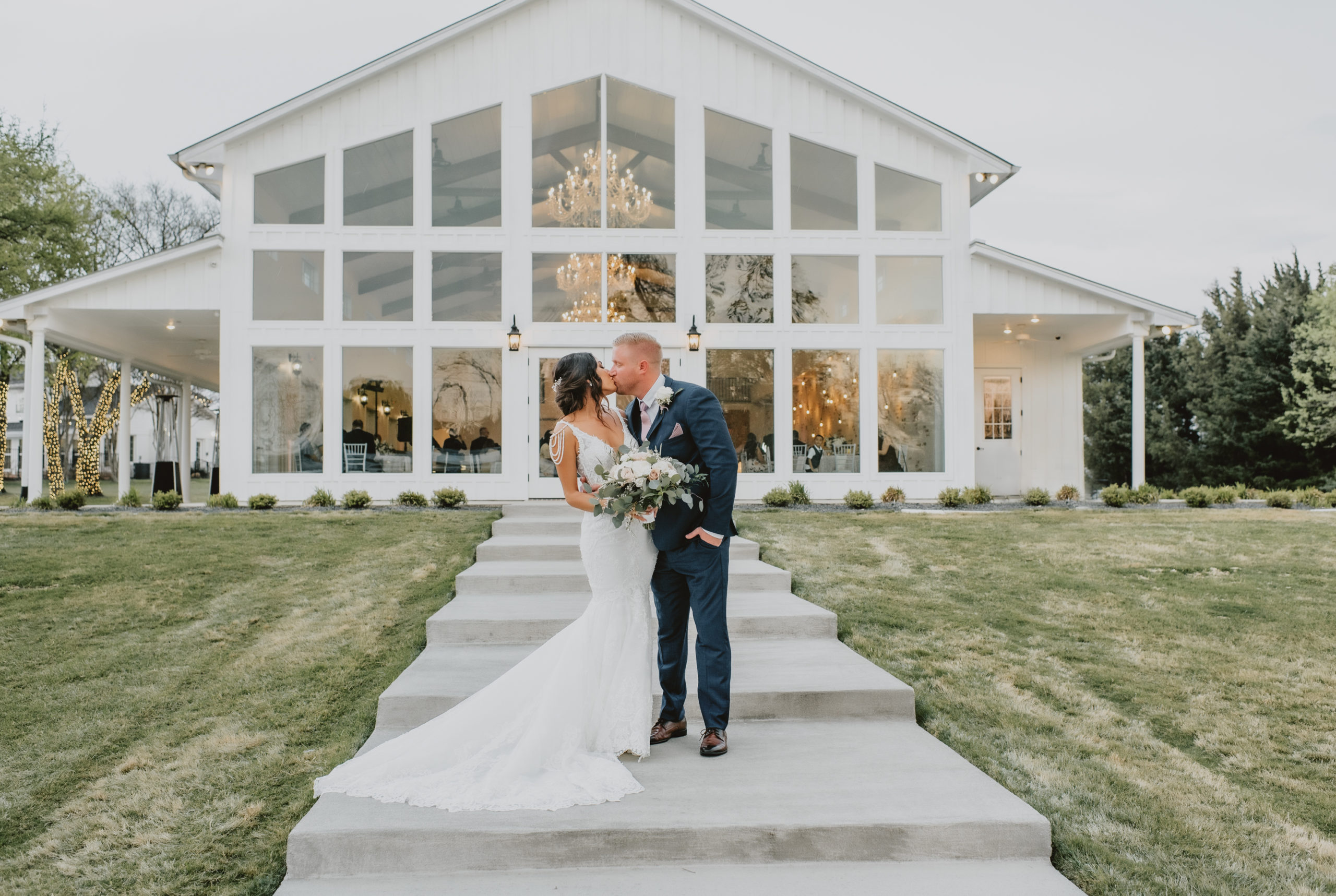 Firefly Gardens Wedding in Midlothian, Texas by Dallas Wedding Photographer Kyrsten Ashlay Photography