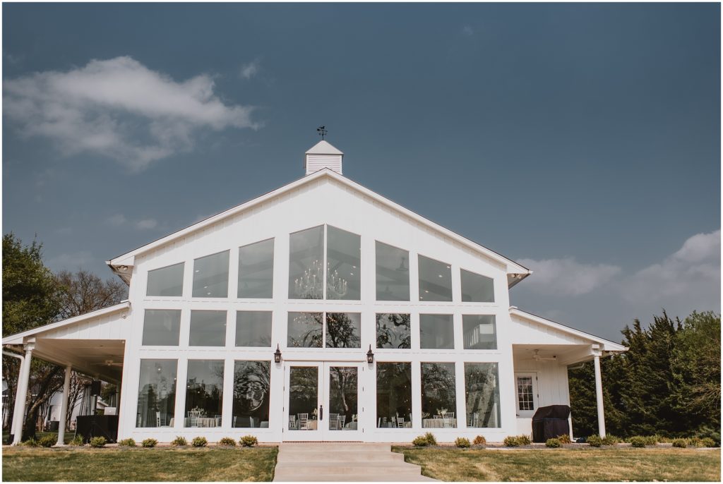 Firefly Gardens Wedding in Midlothian, Texas by Dallas Wedding Photographer Kyrsten Ashlay Photography