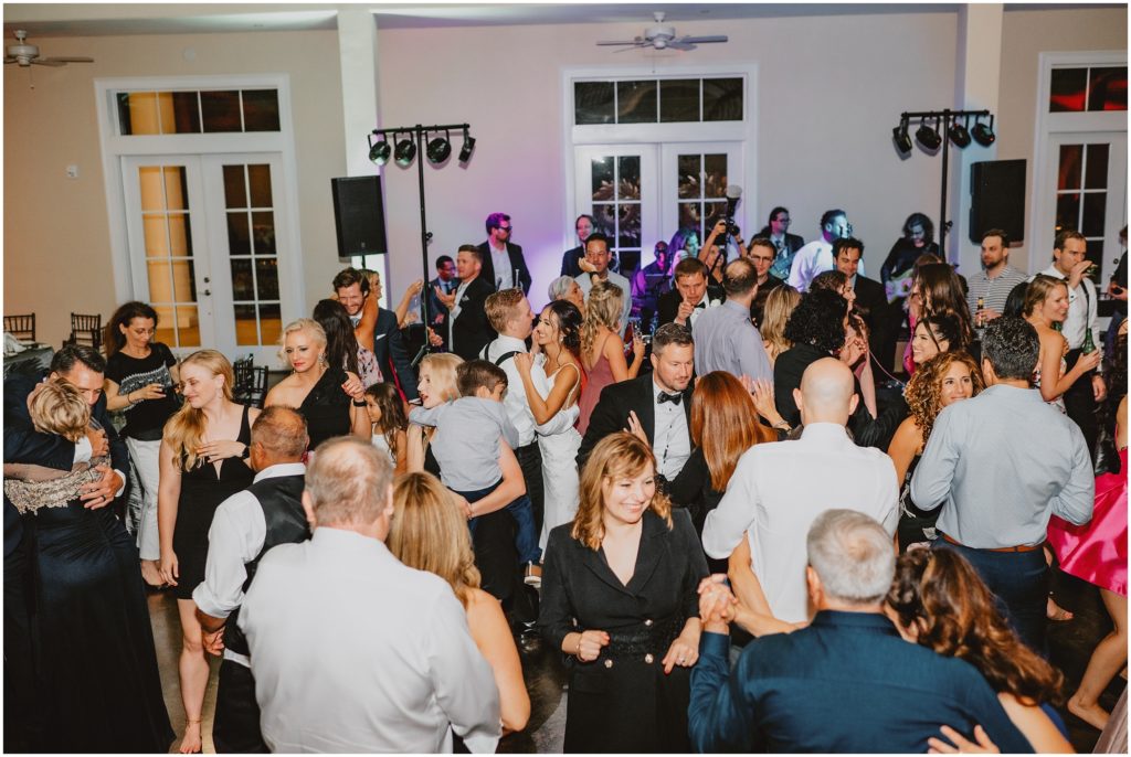 Spring wedding at The Pearl at Sabine Creek by Dallas Wedding Photographer Kyrsten Ashlay Photography