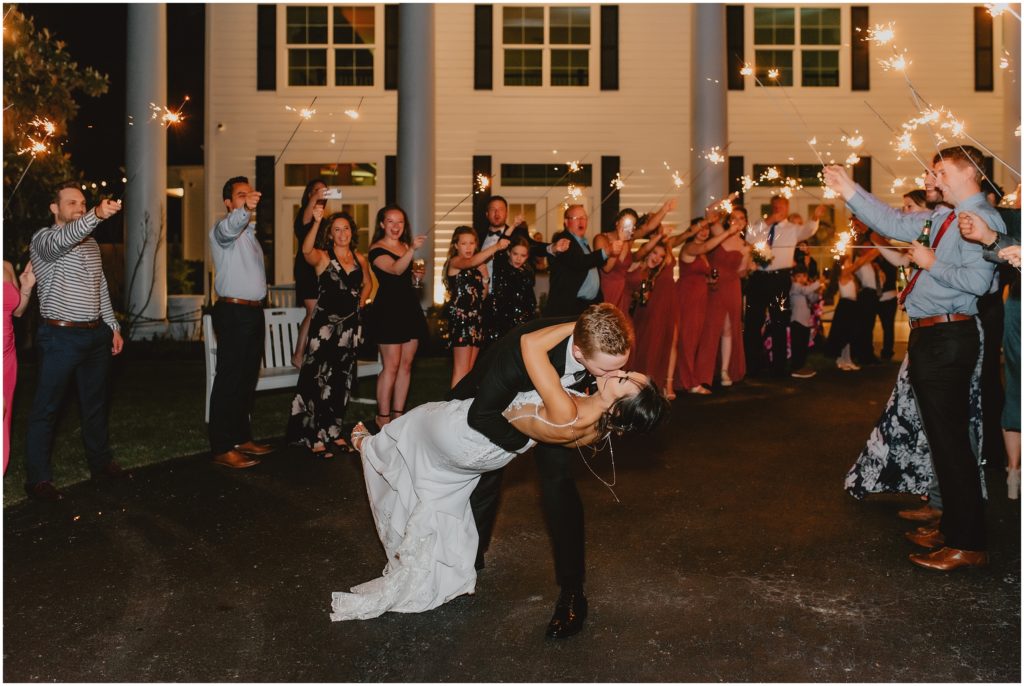 Spring wedding at The Pearl at Sabine Creek by Dallas Wedding Photographer Kyrsten Ashlay Photography