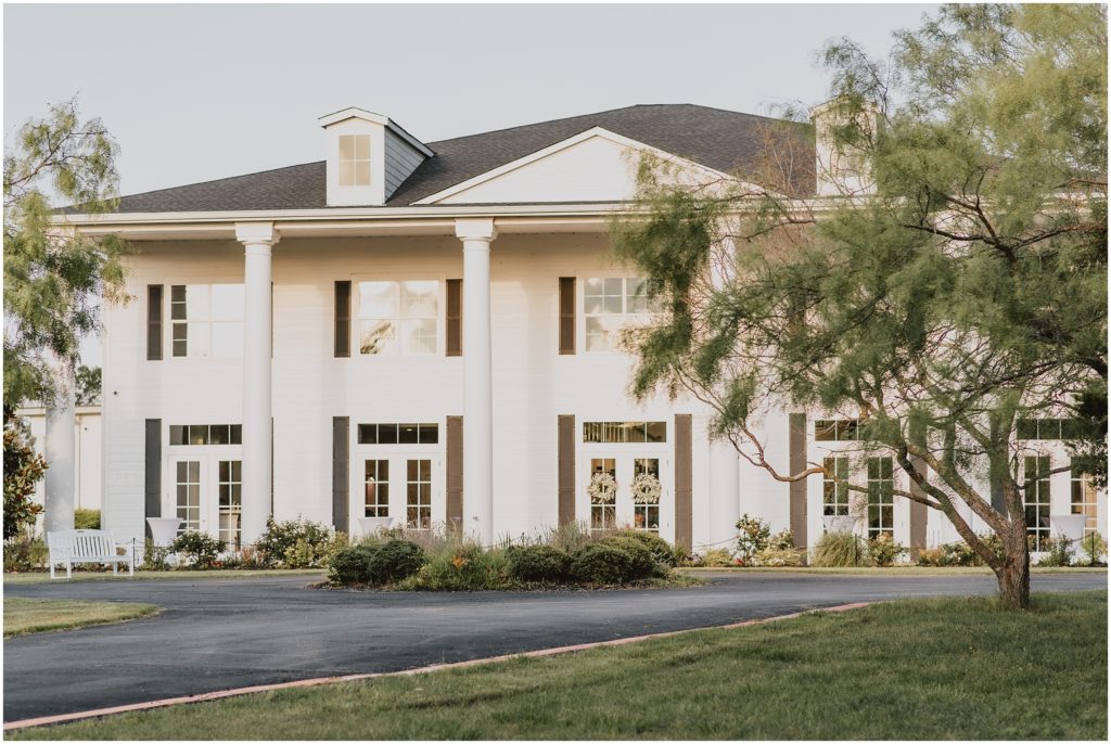 Summer Wedding at The Pearl at Sabine Creek by Dallas Wedding Photographer Kyrsten Ashlay Photography