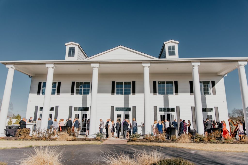 Spring Wedding at The Pearl at Sabine Creek by Dallas Wedding Photographer Kyrsten Ashlay Photography