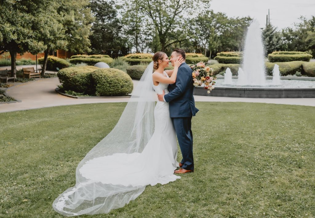 Spring Garden Wedding at Texas Discovery Gardens by Dallas Wedding Photographer Kyrsten Ashlay Photography