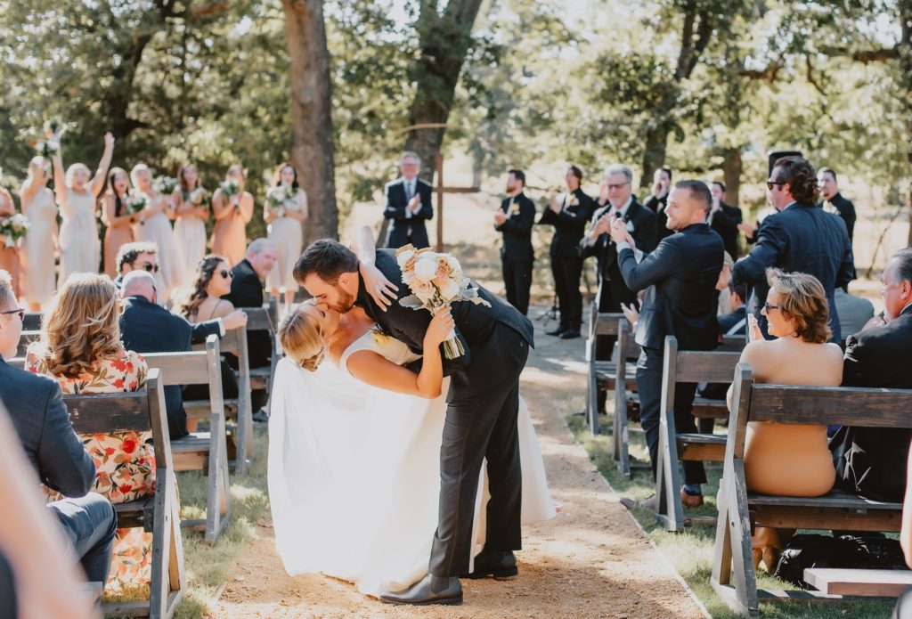 Oak and Ivy Wedding by Dallas Wedding Photographer Kyrsten Ashlay Photography