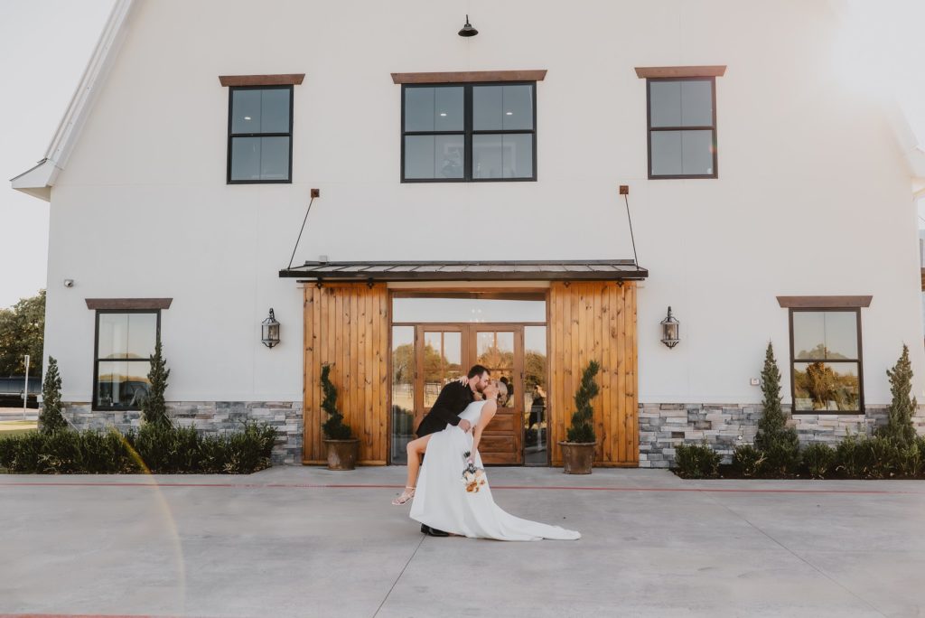 Oak and Ivy Wedding by Dallas Wedding Photographer Kyrsten Ashlay Photography