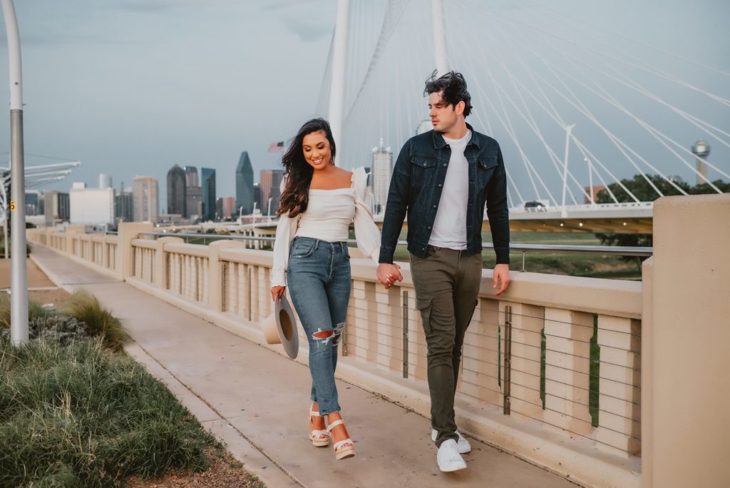 Windy Chic Evening Engagement Session in Downtown Dallas by Dallas Wedding Photographer Kyrsten Ashlay Photography
