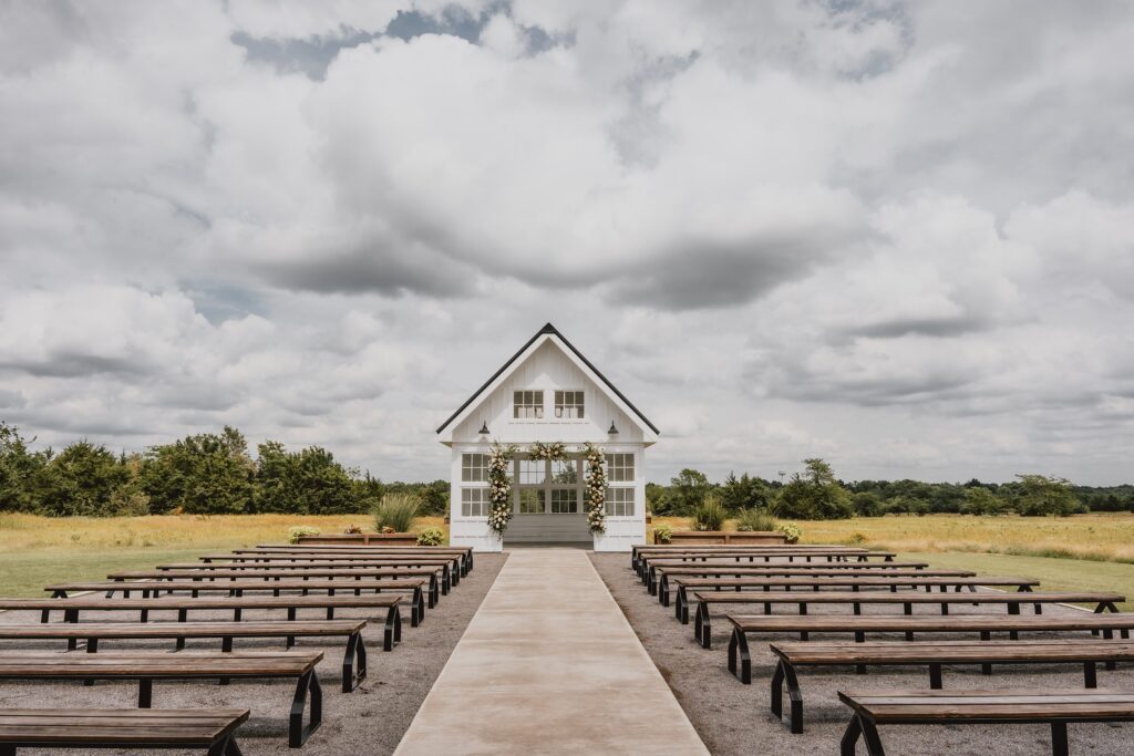 Summer Wedding at Davis and Grey Farms in Celeste TX by Dallas Wedding Photographer Kyrsten Ashlay Photography