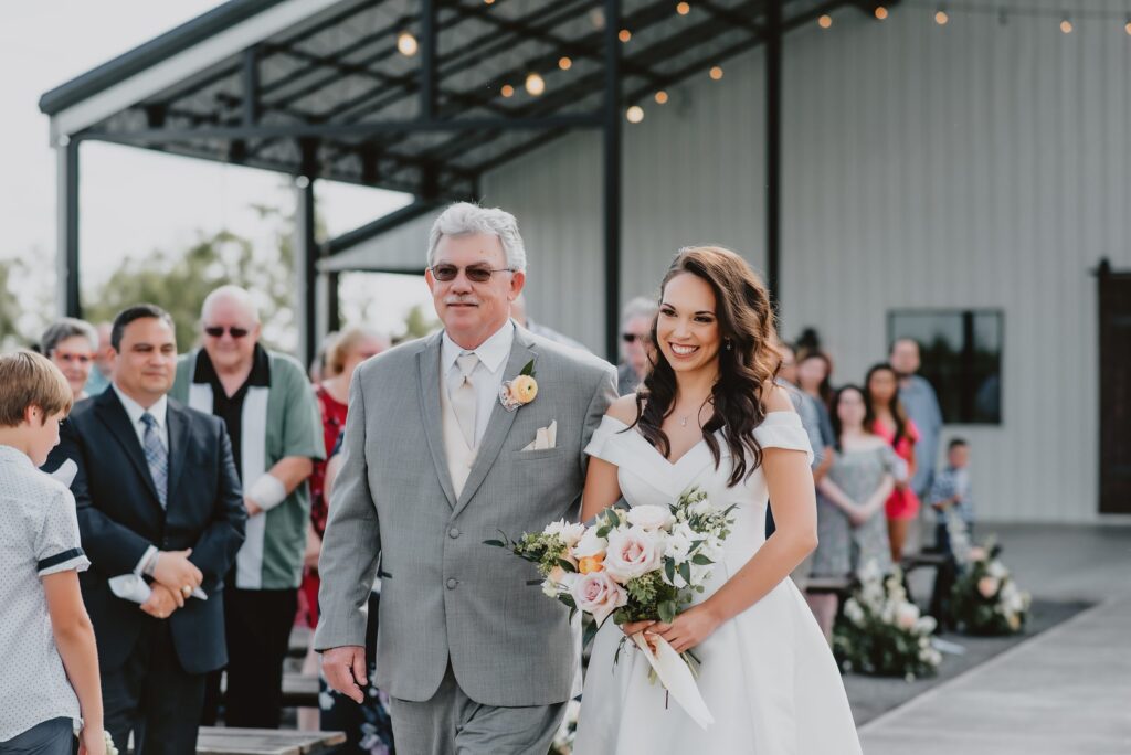 Summer Wedding at Davis and Grey Farms in Celeste TX by Dallas Wedding Photographer Kyrsten Ashlay Photography