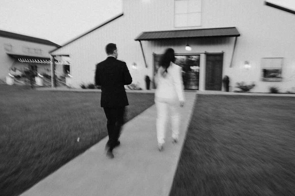 Summer Wedding at Davis and Grey Farms in Celeste TX by Dallas Wedding Photographer Kyrsten Ashlay Photography