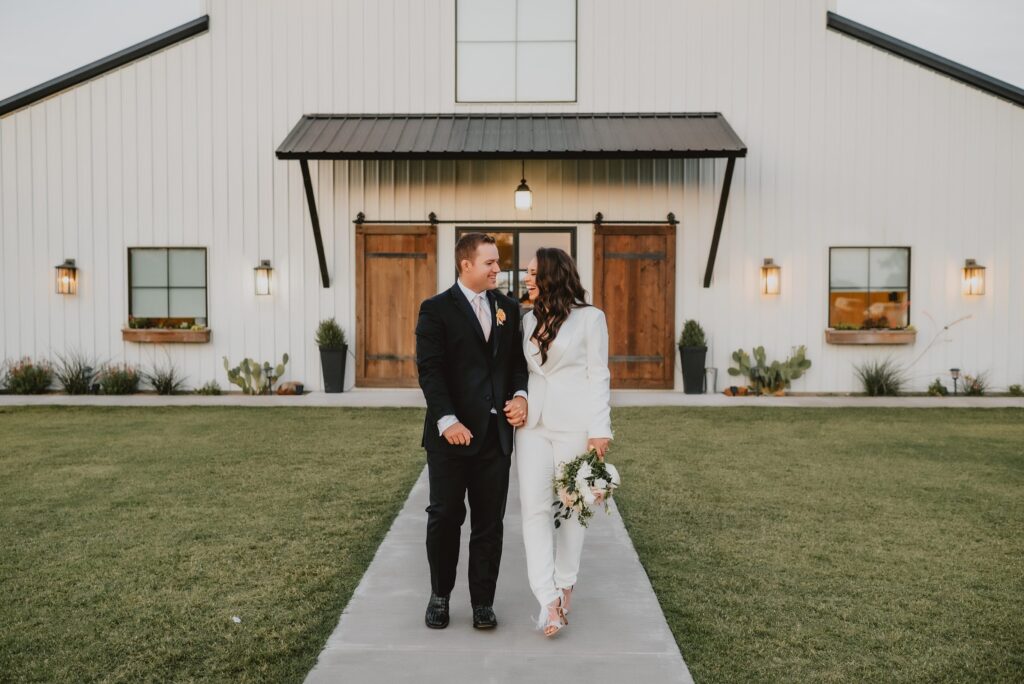 Summer Wedding at Davis and Grey Farms in Celeste TX by Dallas Wedding Photographer Kyrsten Ashlay Photography
