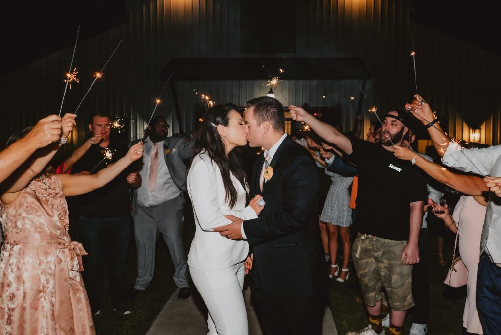 Summer Wedding at Davis and Grey Farms in Celeste TX by Dallas Wedding Photographer Kyrsten Ashlay Photography