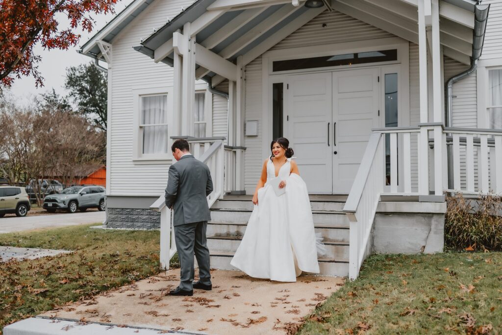 The Cliff House Wedding a Boxwood Hospitality Wedding Venue by Dallas Wedding Photographer Kyrsten Ashlay Photography