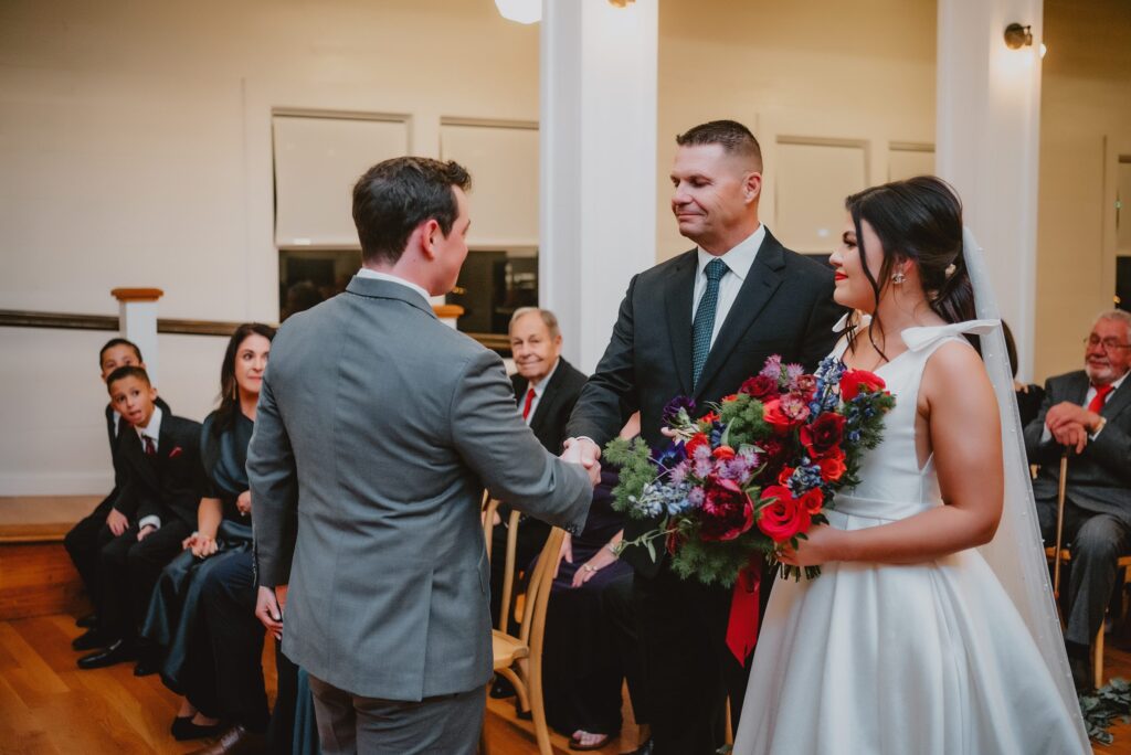 The Cliff House Wedding a Boxwood Hospitality Wedding Venue by Dallas Wedding Photographer Kyrsten Ashlay Photography