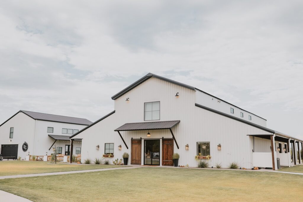 Davis and Grey Farms Wedding by Dallas Wedding Photographer Kyrsten Ashlay Photography