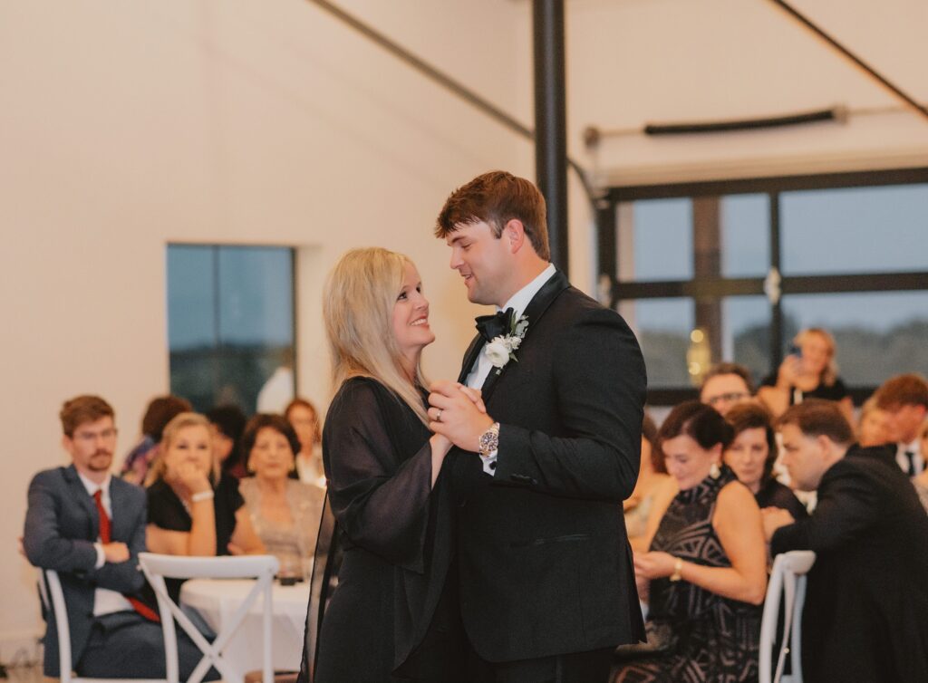 Davis and Grey Farms Wedding by Dallas Wedding Photographer Kyrsten Ashlay Photography