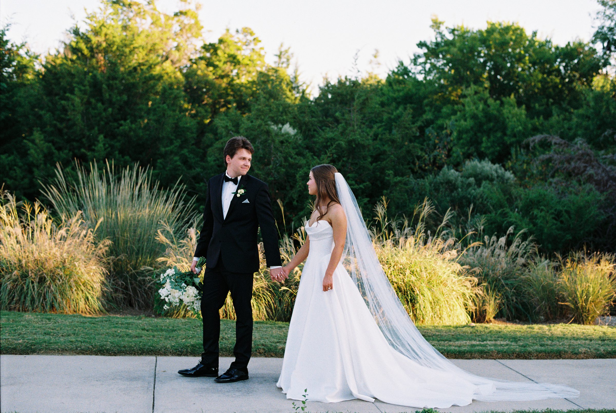 The Laurel Grapevine Wedding by Dallas Wedding Photographer Kyrsten Ashlay Photography
