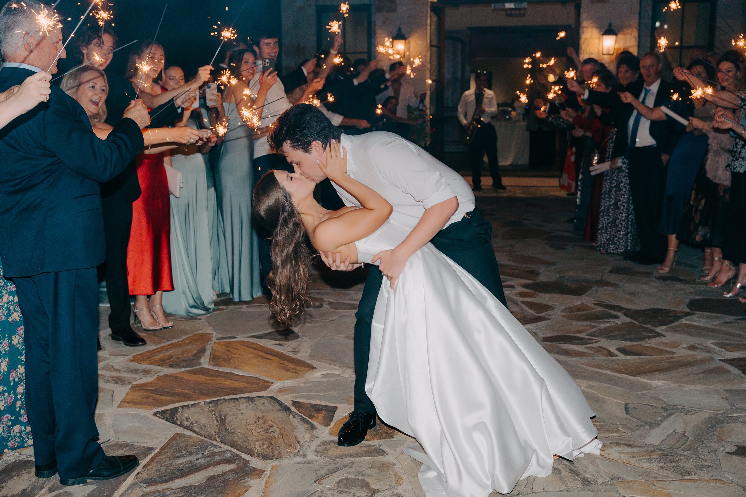 The Laurel Grapevine Wedding by Dallas Wedding Photographer Kyrsten Ashlay Photography